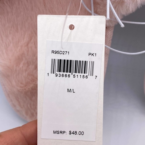 SPLENDID Fuzzy Faux Fur Slide Slippers Criss Cross Front Size M/L Pink - Picture 3 of 4